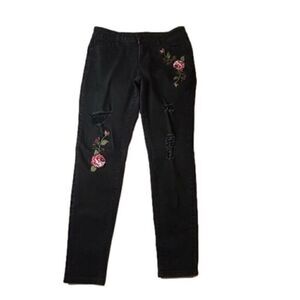 YMI Skinny Jeans Women's Size 11 Black Low Rise Distressed Embroidered Floral
